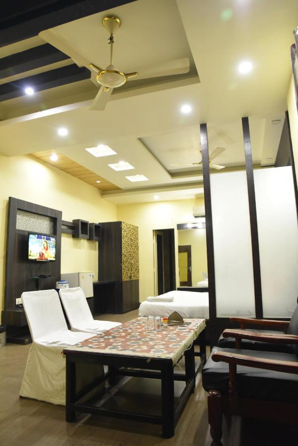 Hotel C-9 Jaipur Eksteriør bilde
