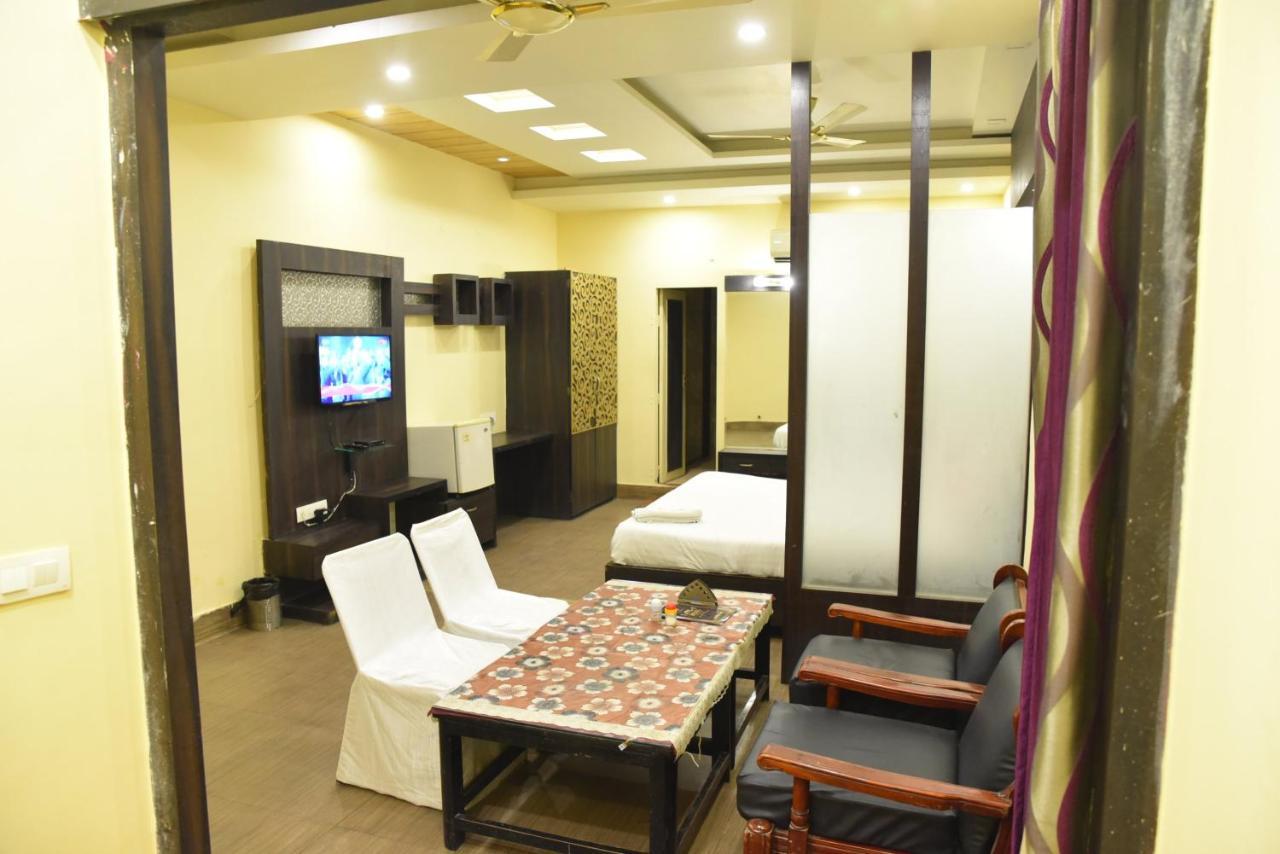 Hotel C-9 Jaipur Eksteriør bilde