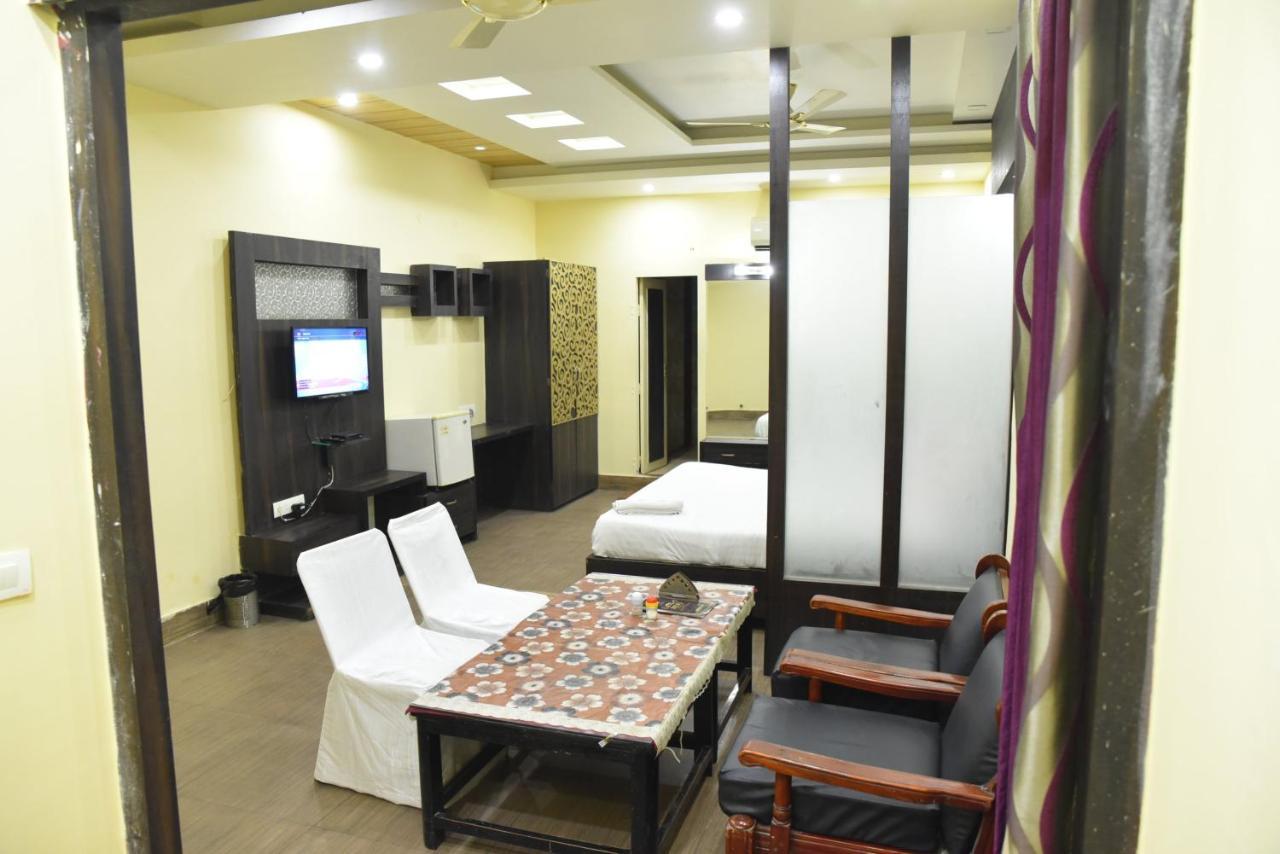 Hotel C-9 Jaipur Eksteriør bilde