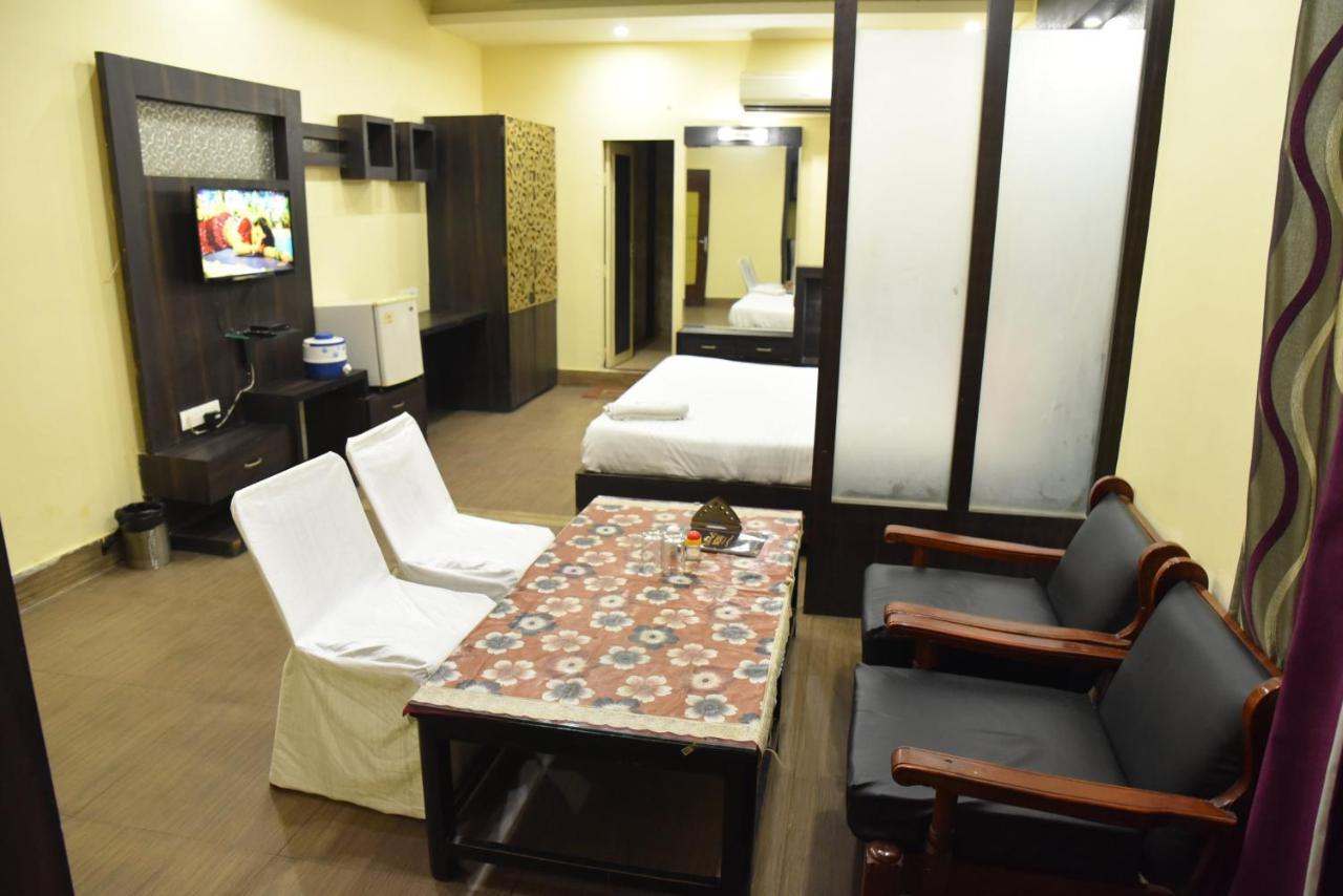 Hotel C-9 Jaipur Eksteriør bilde