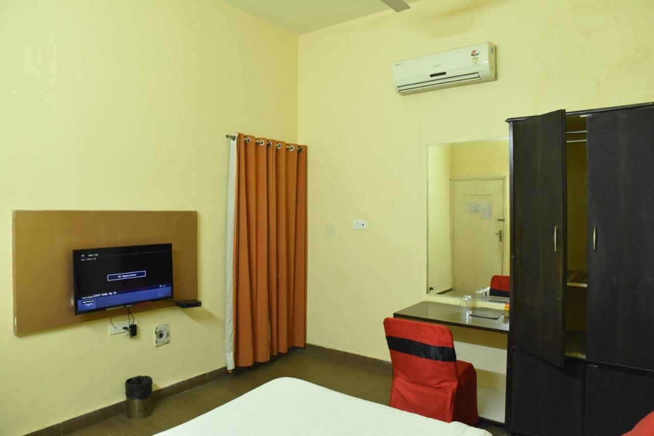 Hotel C-9 Jaipur Eksteriør bilde