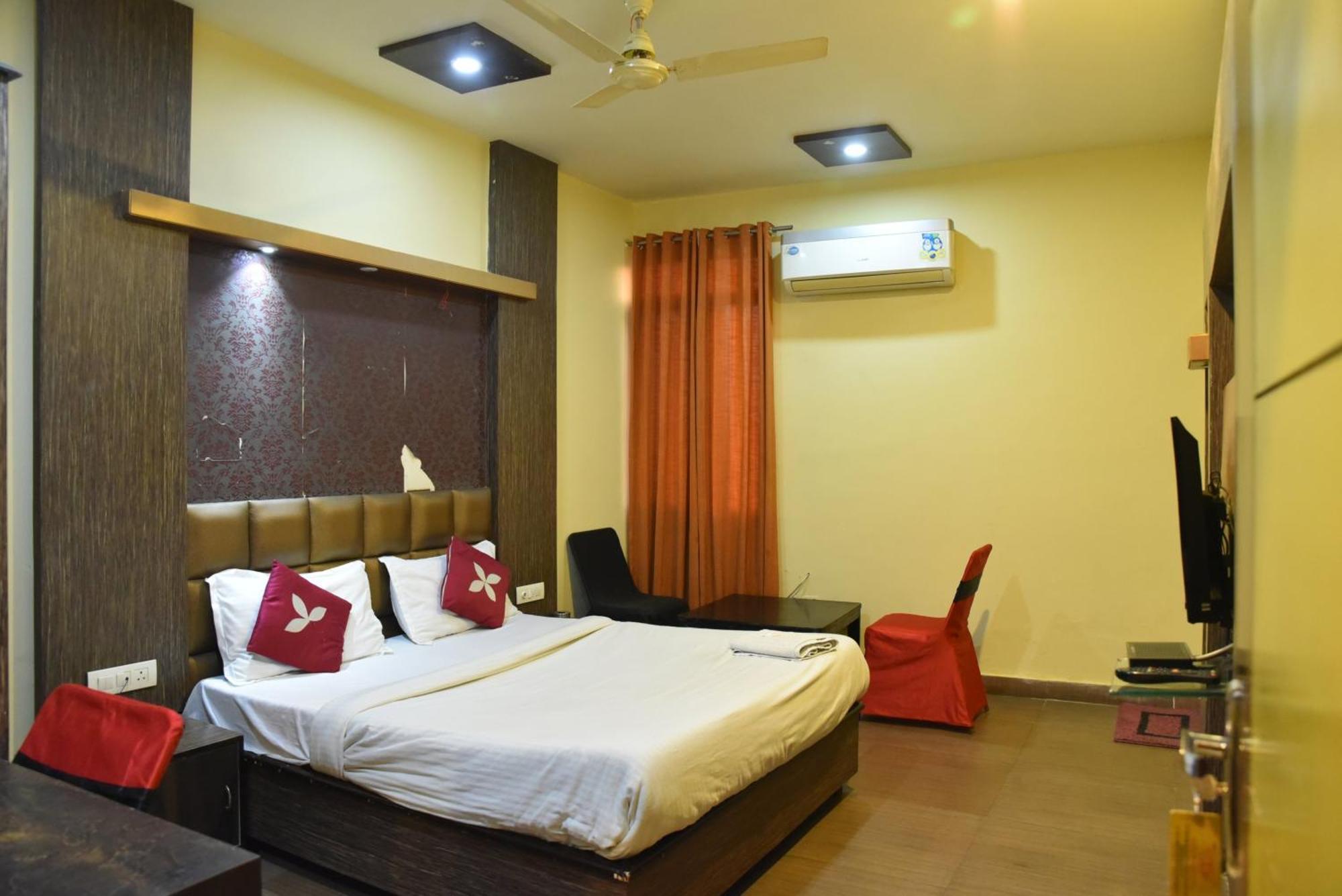 Hotel C-9 Jaipur Eksteriør bilde