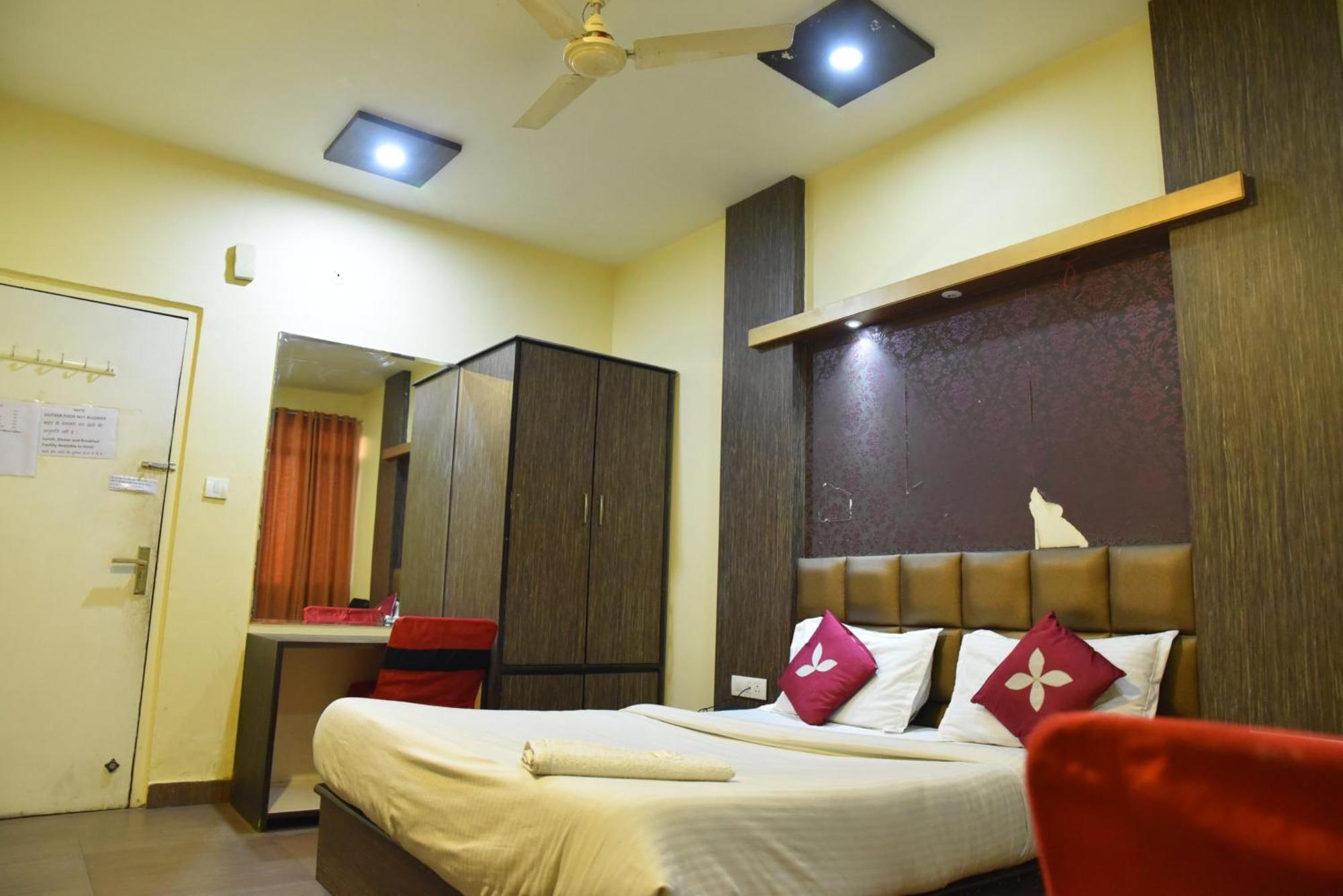Hotel C-9 Jaipur Eksteriør bilde