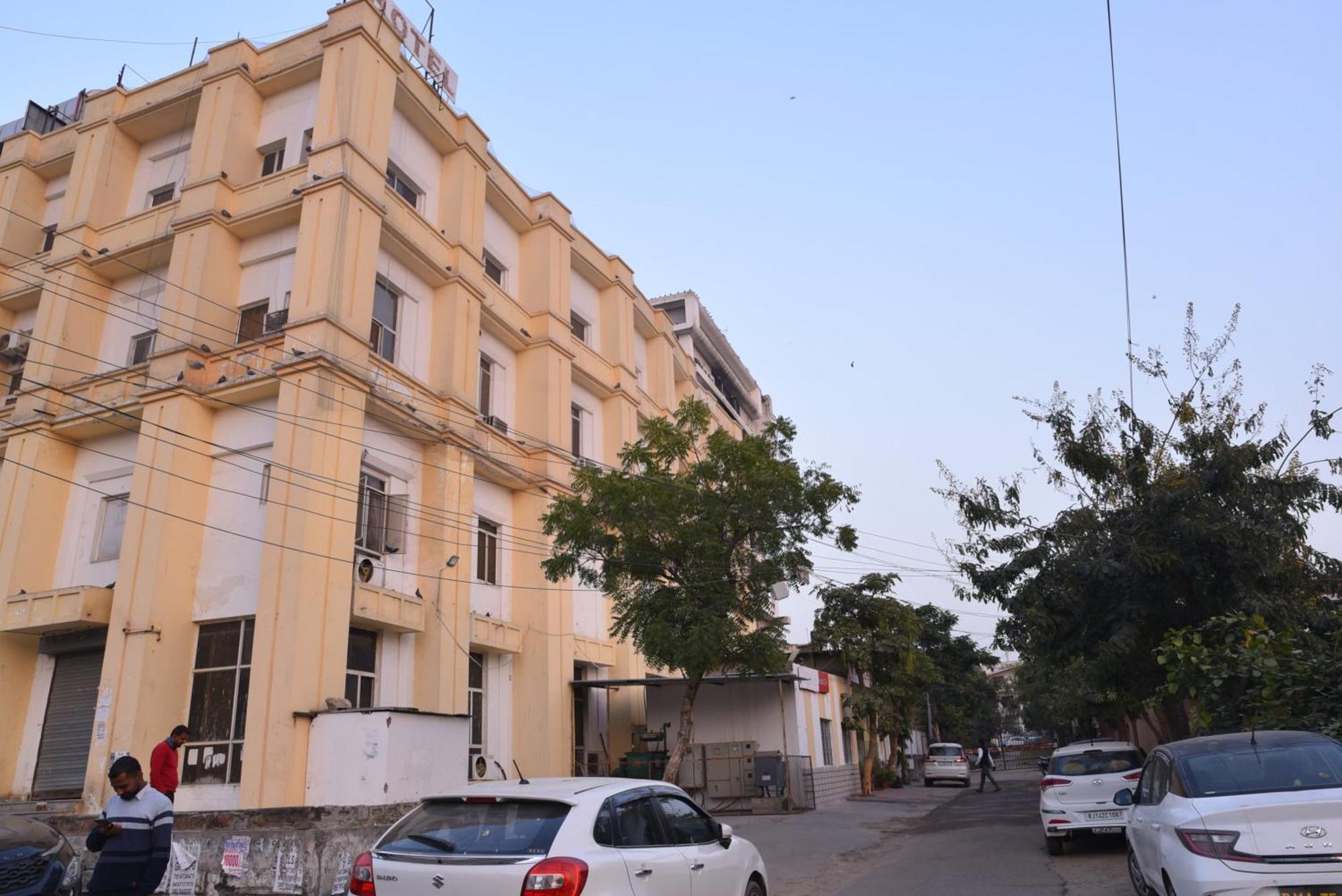 Hotel C-9 Jaipur Eksteriør bilde