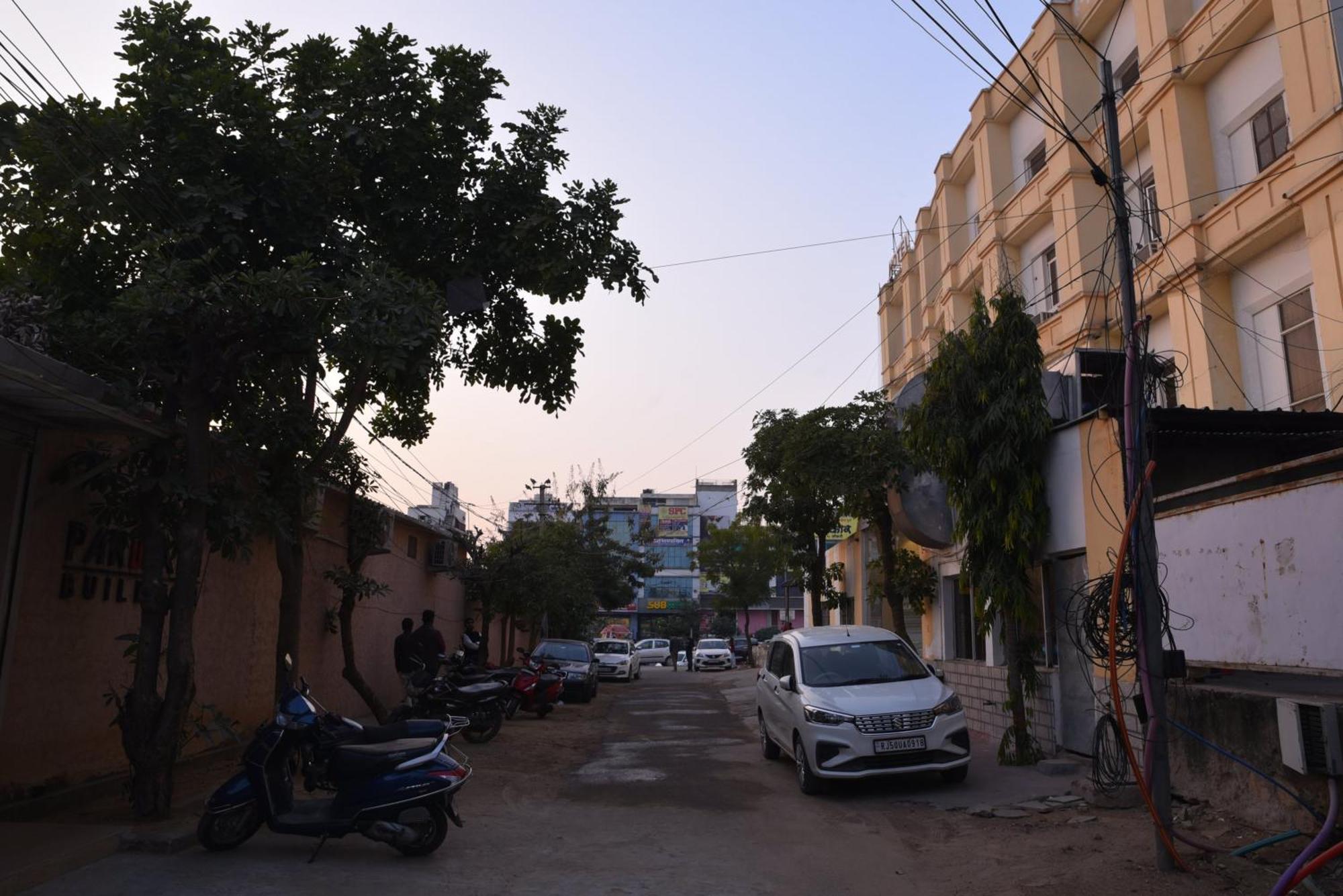 Hotel C-9 Jaipur Eksteriør bilde