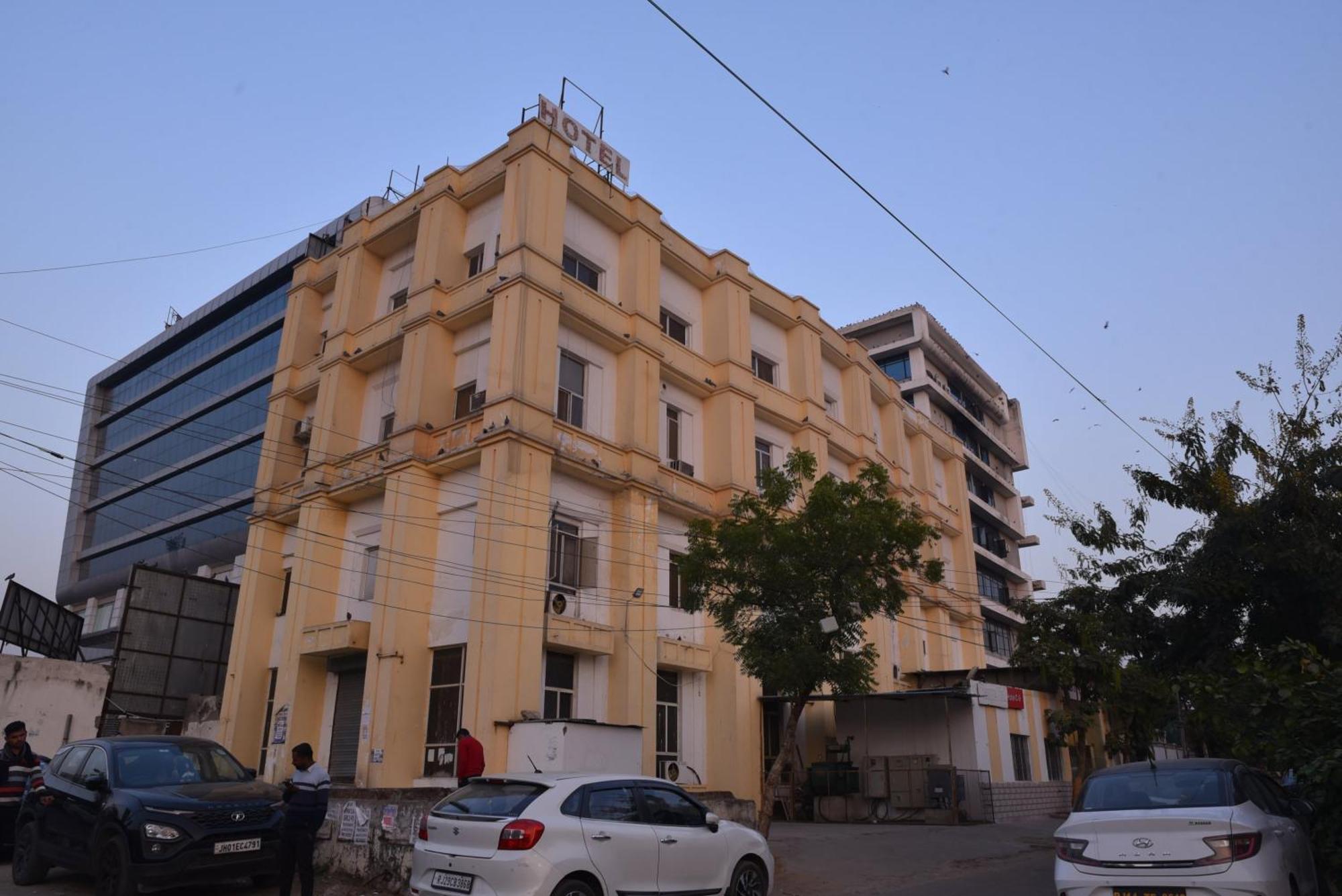 Hotel C-9 Jaipur Eksteriør bilde