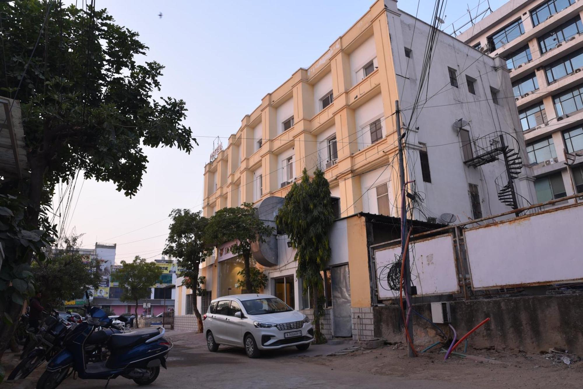 Hotel C-9 Jaipur Eksteriør bilde