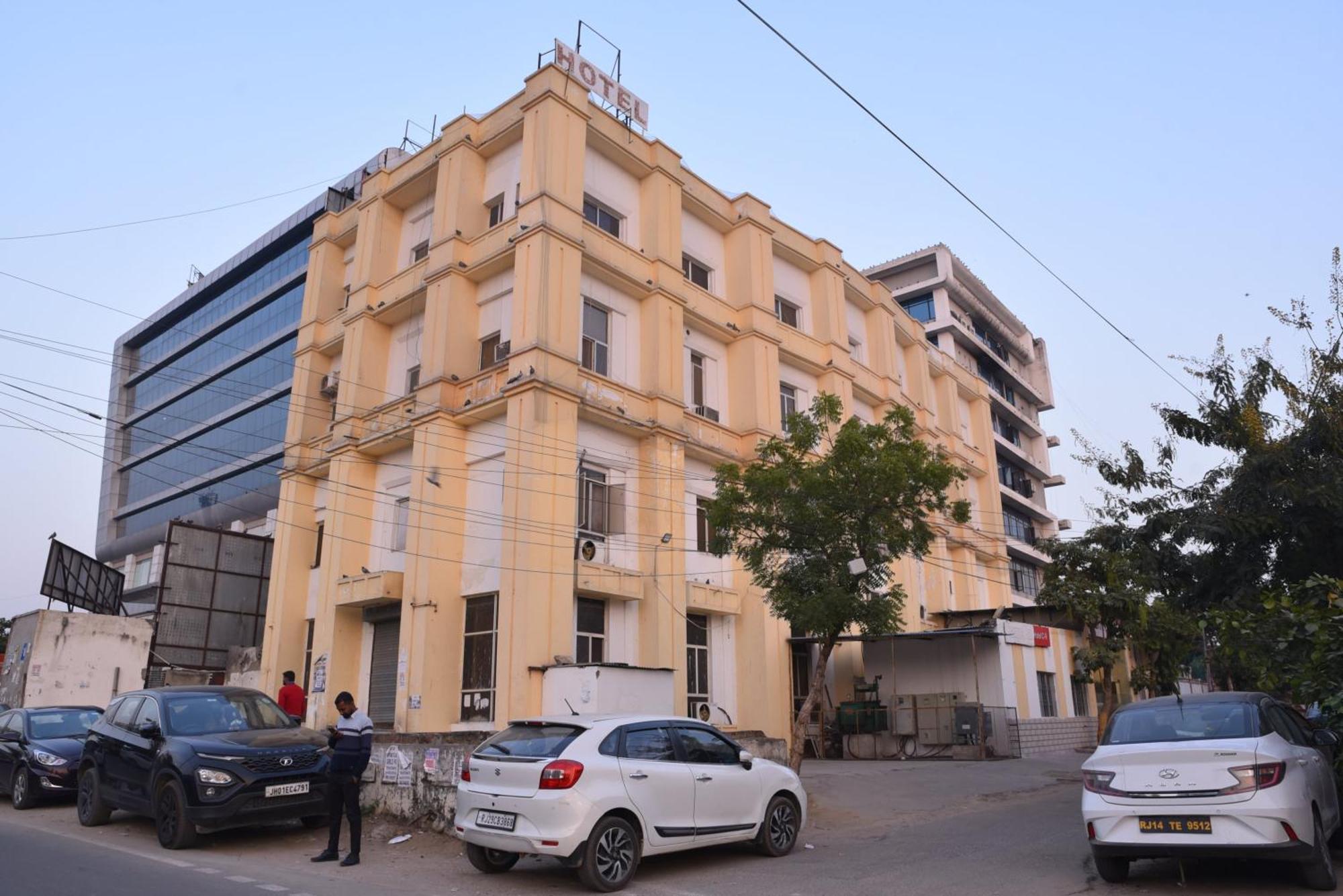 Hotel C-9 Jaipur Eksteriør bilde