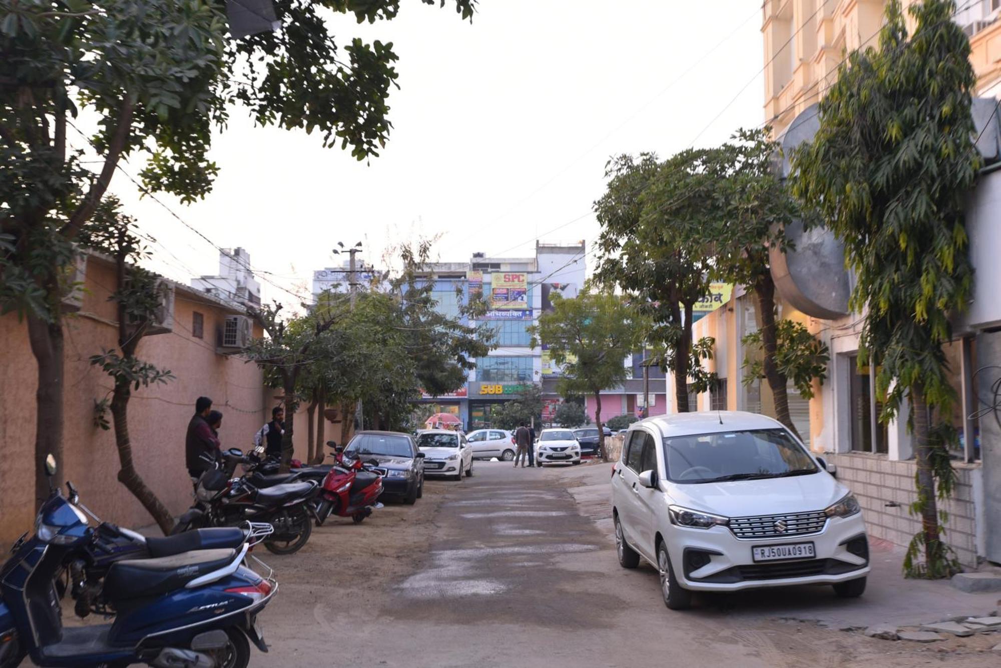 Hotel C-9 Jaipur Eksteriør bilde