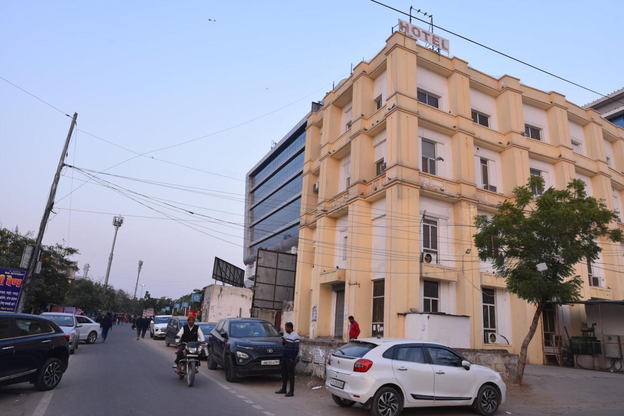 Hotel C-9 Jaipur Eksteriør bilde