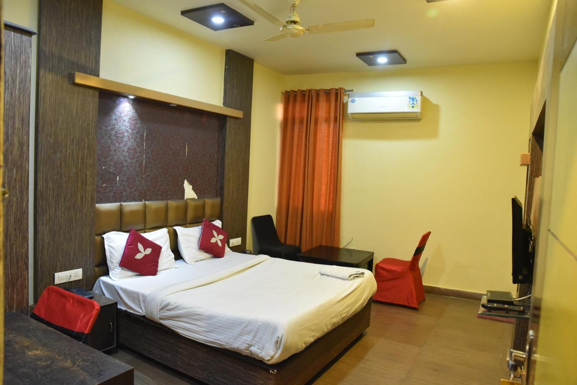 Hotel C-9 Jaipur Eksteriør bilde